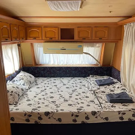 Sea Caravan On The 키텐