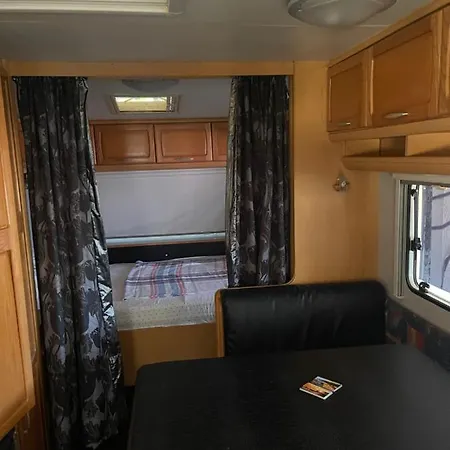 Sea Caravan On The 키텐