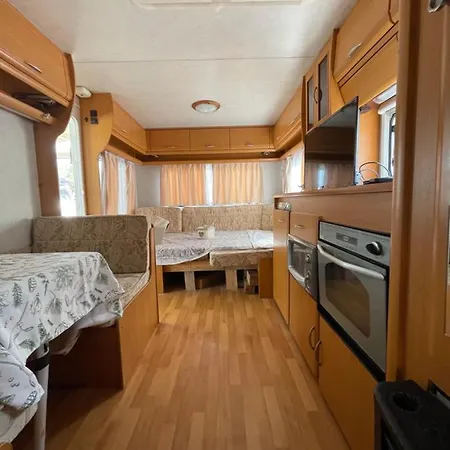 Sea Caravan On The Кемпинг